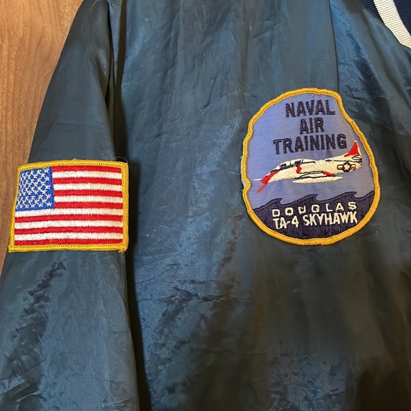 Vintage US Navy bomber jacket - Picture 3 of 7